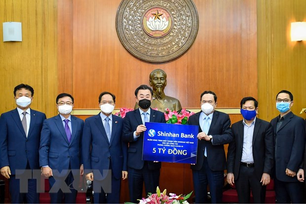 RoK's bank supports over 200,000 USD for Vietnam’s COVID-19 fight ảnh 1 RoK's bank supports over 200,000 USD for Vietnam’s COVID-19 fight ảnh 1