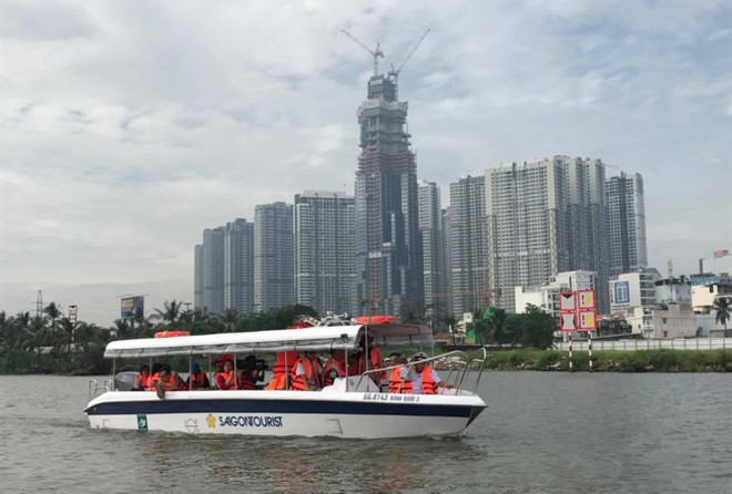 HCM City rolls out seven new waterway tours ảnh 1