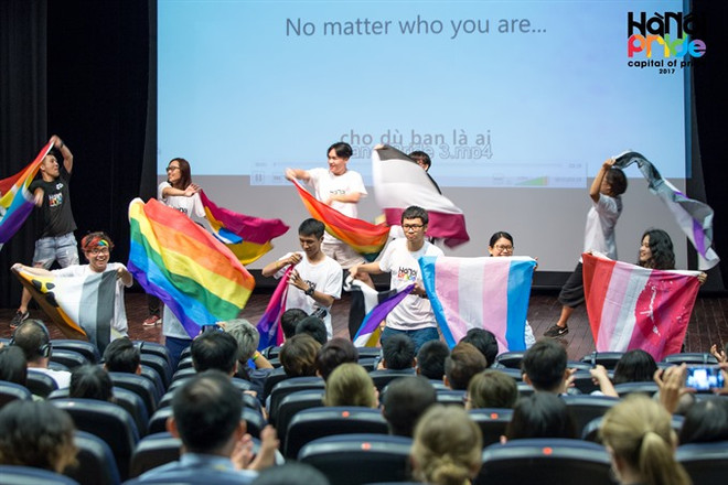 Largest event for LGBTQ community underway in Hanoi ảnh 1 Largest event for LGBTQ community underway in Hanoi ảnh 1