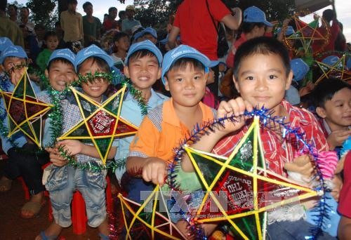 Programmes for children to enjoy Mid-autumn Festival ảnh 1