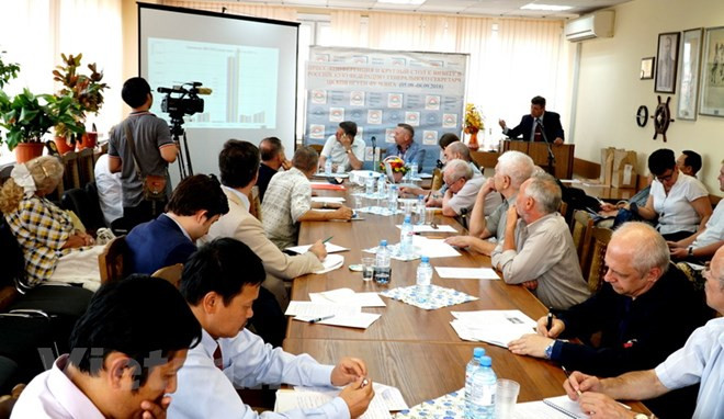 Russian centre holds roundtable on Vietnam-Russia relations ảnh 2