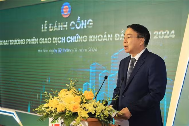 Stock market capitalisation tops 60% of GDP ảnh 2