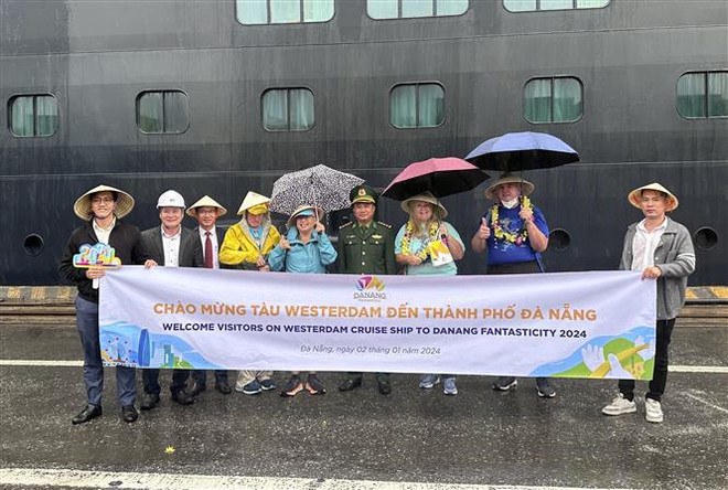 Cruise ship brings over 2,000 foreign tourists to Da Nang ảnh 1 Cruise ship brings over 2,000 foreign tourists to Da Nang ảnh 1