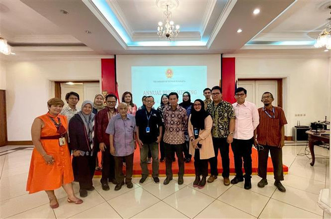 Ambassador wants press to continue connecting Vietnam, Indonesia ảnh 2