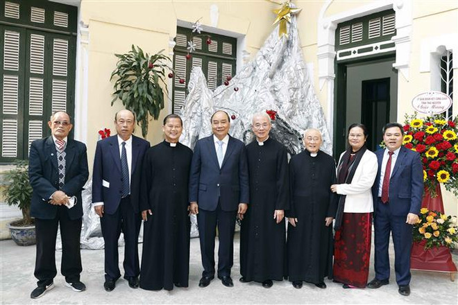 President congratulates Hanoi Archdiocese ahead of Christmas ảnh 2