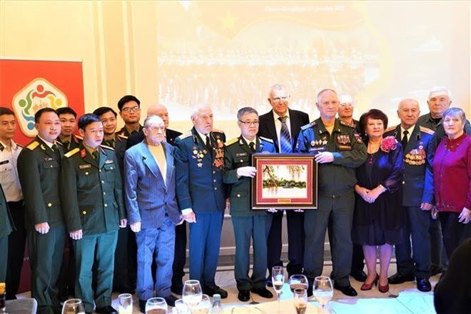 Ceremony pays tribute to former Russian military experts serving in Vietnam ảnh 1 Ceremony pays tribute to former Russian military experts serving in Vietnam ảnh 1