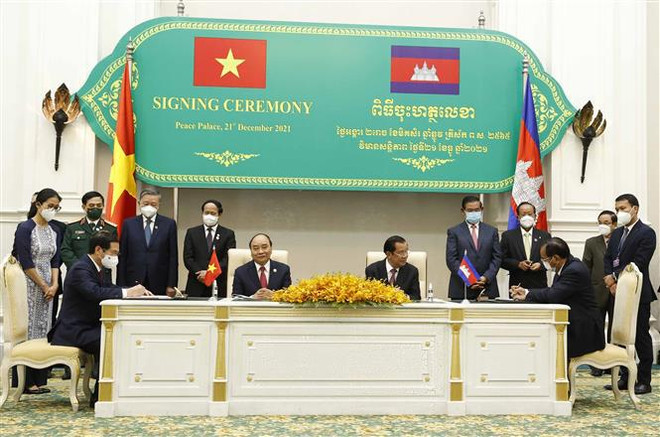 Official highlights outcomes of President’s Cambodia visit ảnh 2
