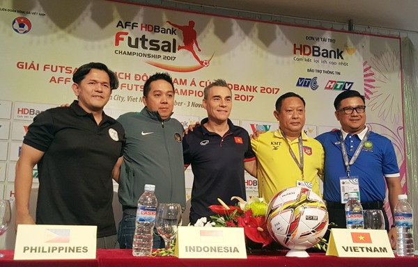 Vietnam gear up for semi-finals of AFF futsal champs ảnh 1