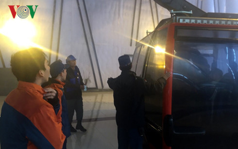 Body of British Fansipan climber moved out of forest ảnh 1 Body of British Fansipan climber moved out of forest ảnh 1