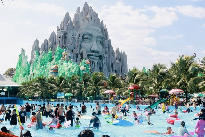 Southern localities bustling with tourists during Tet holiday ảnh 1