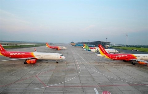 Ceiling airfares to increase next month: transport ministry ảnh 1