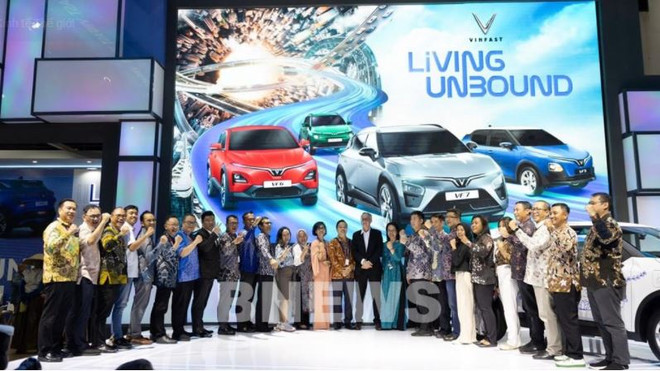 VinFast signs letters of intent with Indonesia dealers ảnh 1 VinFast signs letters of intent with Indonesia dealers ảnh 1