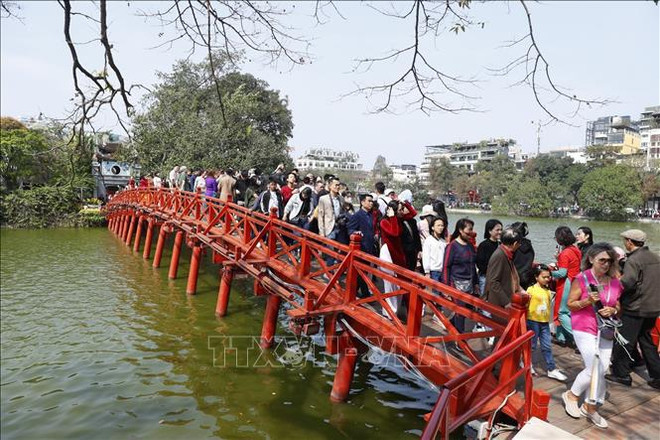Hanoi serves 653,000 visitors during Tet ảnh 1 Hanoi serves 653,000 visitors during Tet ảnh 1