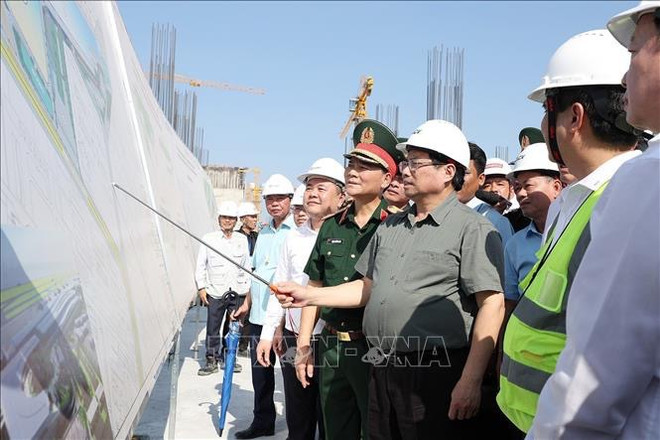 PM urges expedited construction of Tan Son Nhat airport’s Terminal 3 ảnh 1 PM urges expedited construction of Tan Son Nhat airport’s Terminal 3 ảnh 1