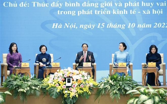 PM chairs dialogue with women nationwide ảnh 2