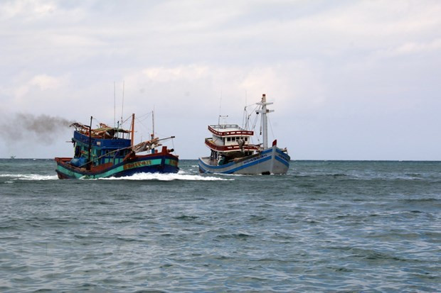 Quang Binh fishing boat in distress rescued ảnh 1 Quang Binh fishing boat in distress rescued ảnh 1