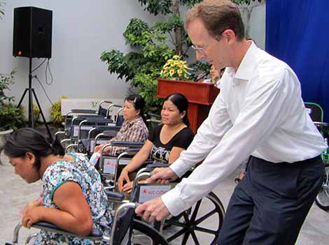 USAID steps up support for people with disabilities in Binh Phuoc ảnh 1