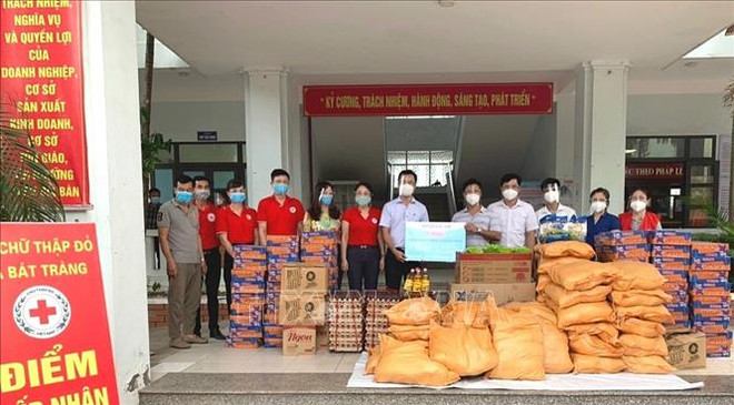 Red Cross launches campaign to support COVID-19-hit residents ảnh 1