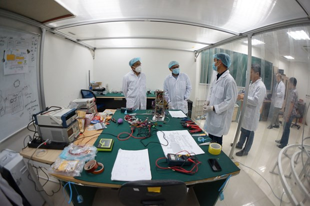 Vietnam’s sea observation satellite completes final test in Japan ảnh 2