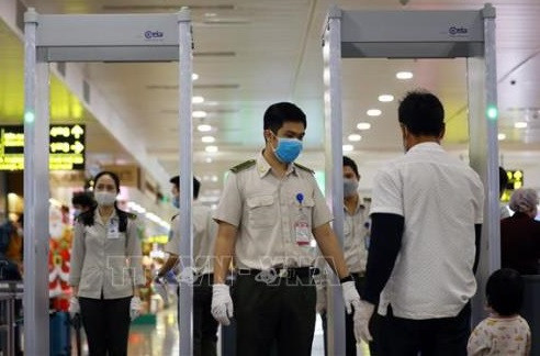 People who want to go to airports must meet certain requirements ảnh 1