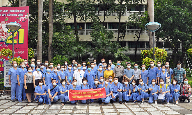 Hanoi sends medical workers to support HCM City in COVID-19 fight ảnh 1 Hanoi sends medical workers to support HCM City in COVID-19 fight ảnh 1