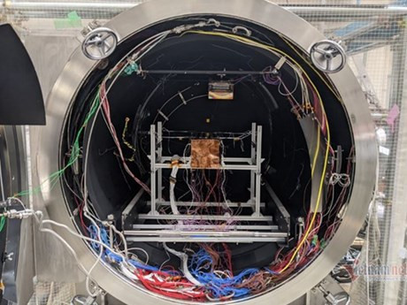 Vietnam’s sea observation satellite completes final test in Japan ảnh 1