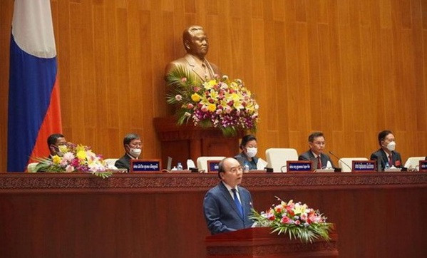 Vietnamese State leader meets with Lao Vice Presidents ảnh 3 Vietnamese State leader meets with Lao Vice Presidents ảnh 3