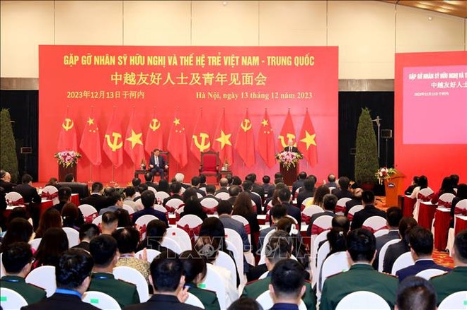 Vietnamese, Chinese leaders meet with intellectuals, young people ảnh 2 Vietnamese, Chinese leaders meet with intellectuals, young people ảnh 2