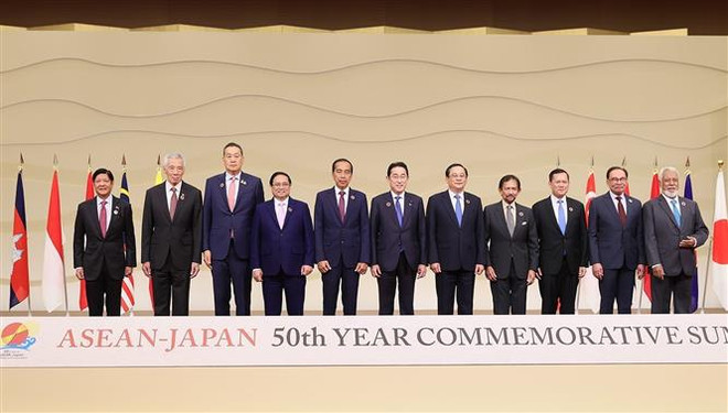 PM wraps up Japan trip for ASEAN-Japan Commemorative Summit ảnh 1