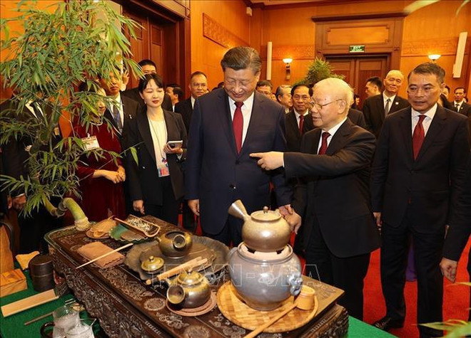 Vietnamese, Chinese Party leaders hold talks ảnh 3