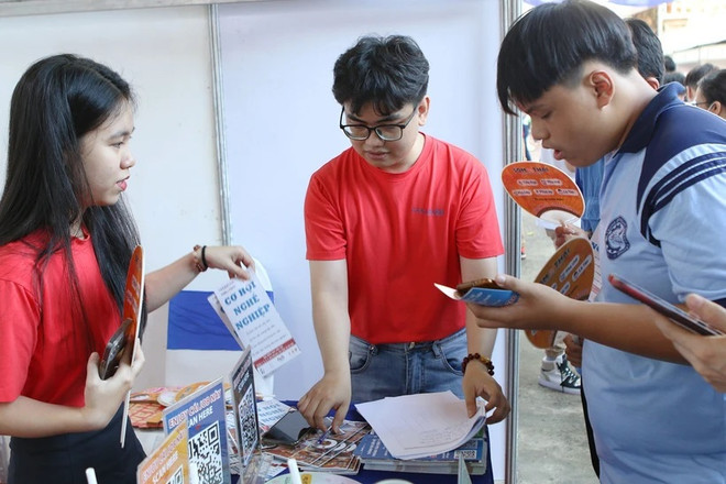 Nearly 20,000 vacancies available for workers in HCM City ảnh 1