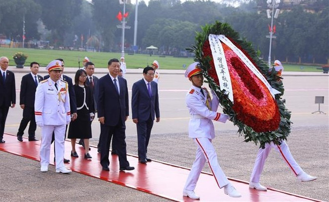 Chinese Party General Secretary and President pays tribute to President Ho Chi Minh ảnh 1 Chinese Party General Secretary and President pays tribute to President Ho Chi Minh ảnh 1