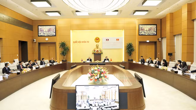 Parliaments of Vietnam, Laos exchange professional experience ảnh 1