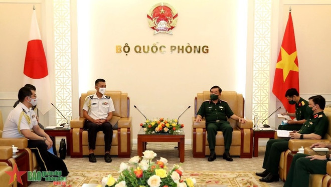 Vietnam fosters defence cooperation with Egypt, Japan ảnh 1