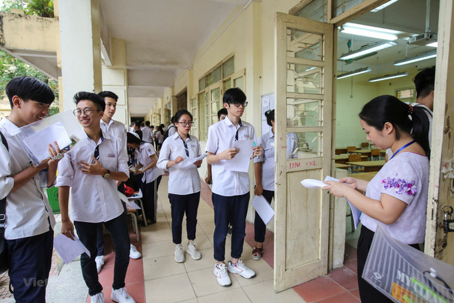 Nearly one million students begin national high school exam ảnh 1 Nearly one million students begin national high school exam ảnh 1