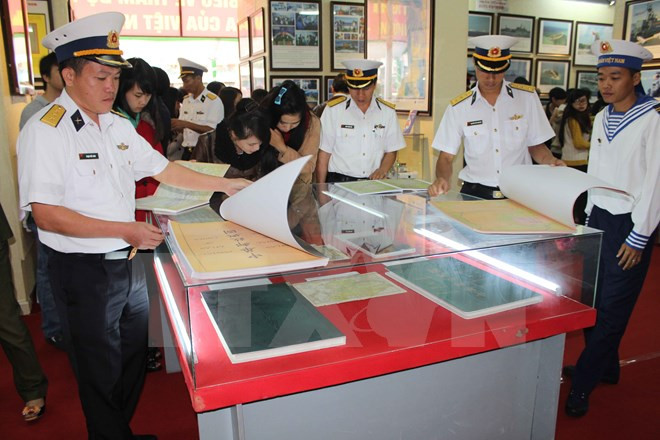 Exhibition on Hoang Sa, Truong Sa opens in Hoa Binh ảnh 1