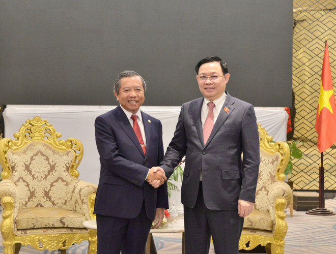 People-to-people diplomacy important to Vietnam-Laos relations: NA Chairman ảnh 1