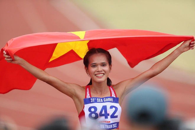 SEA Games 31: Track and field athletes win additional two gold medals for Vietnam ảnh 1