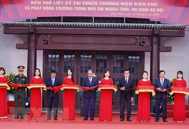 President attends inauguration of temple dedicated to martyrs in Dien Bien province ảnh 1