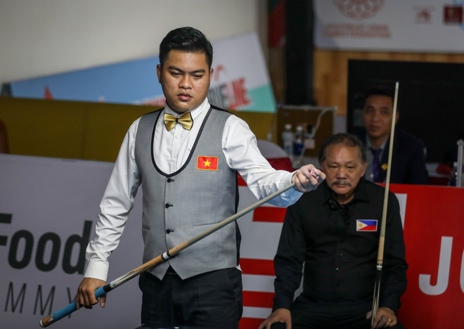 SEA Games 31: Vietnam win gold, silver in 1-cushion carom billiards ảnh 1