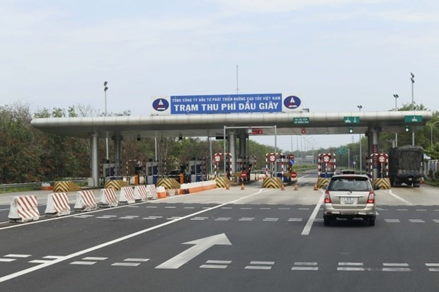 Five expressways to use non-stop automatic toll collection by September ảnh 1 Five expressways to use non-stop automatic toll collection by September ảnh 1