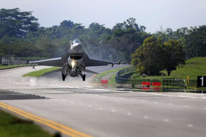 Singapore’s air force conducts runway exercise ảnh 1 Singapore’s air force conducts runway exercise ảnh 1