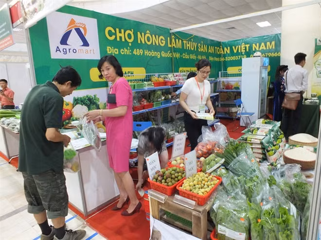 Int’l Agriculture Trade Fair 2016 kicks off in Hanoi ảnh 1