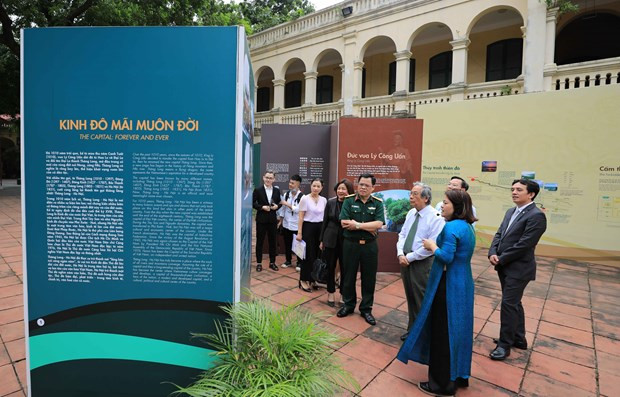 Exhibition on 1010th anniversary of Thang Long – Hanoi underway in capital city ảnh 1