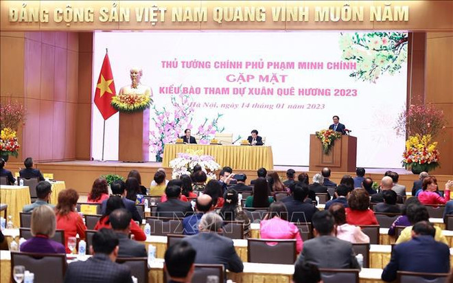 PM calls for OV's efforts to bring Vietnam, world closer ảnh 2