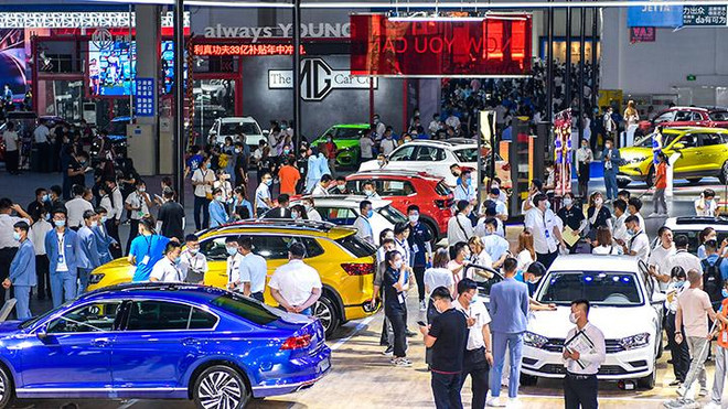 Indonesia’s car sales in 2022 reach over 1 million units ảnh 1
