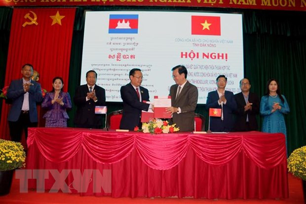 Dak Nong steps up all-round cooperation with Cambodia’s Mondulkiri province ảnh 1 Dak Nong steps up all-round cooperation with Cambodia’s Mondulkiri province ảnh 1