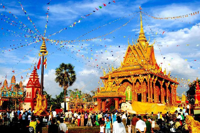 Dak Nong extends wishes to Cambodian on traditioinal festival ảnh 1