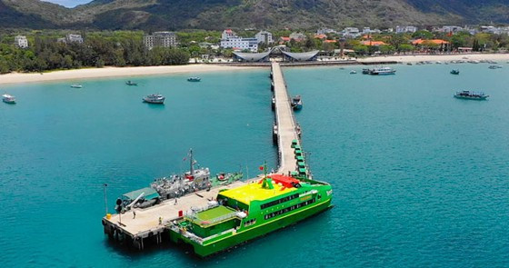 Con Dao new passenger port opens for tourists ảnh 1