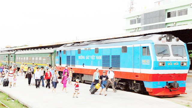 Railway companies hit hard by COVID-19 ảnh 1